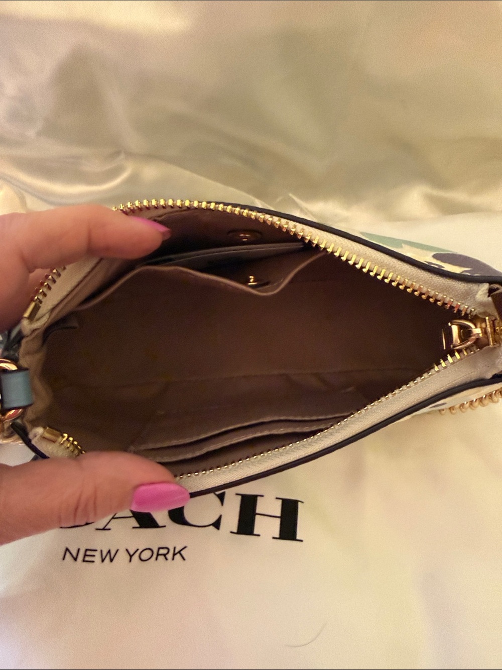 🩵Coach NWT Blue Teri Mini Shoulder Bag with Floral Print/ Gold Chain & Hardware - Picture 7 of 10